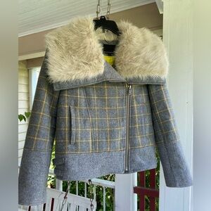 Banana Republic size small gray cropped coat with yellow check and fur collar.